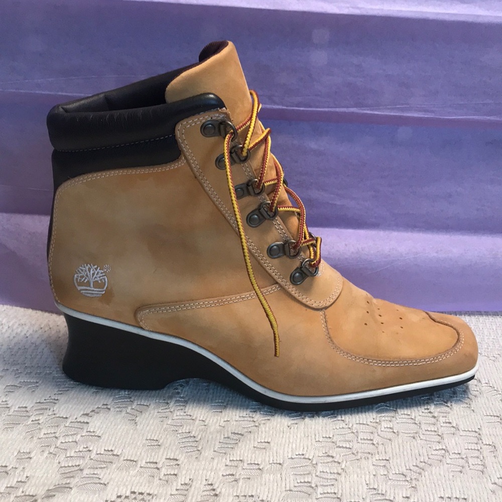 🎉HP🎉Women’s Timberland boots - Picture 4 of 8